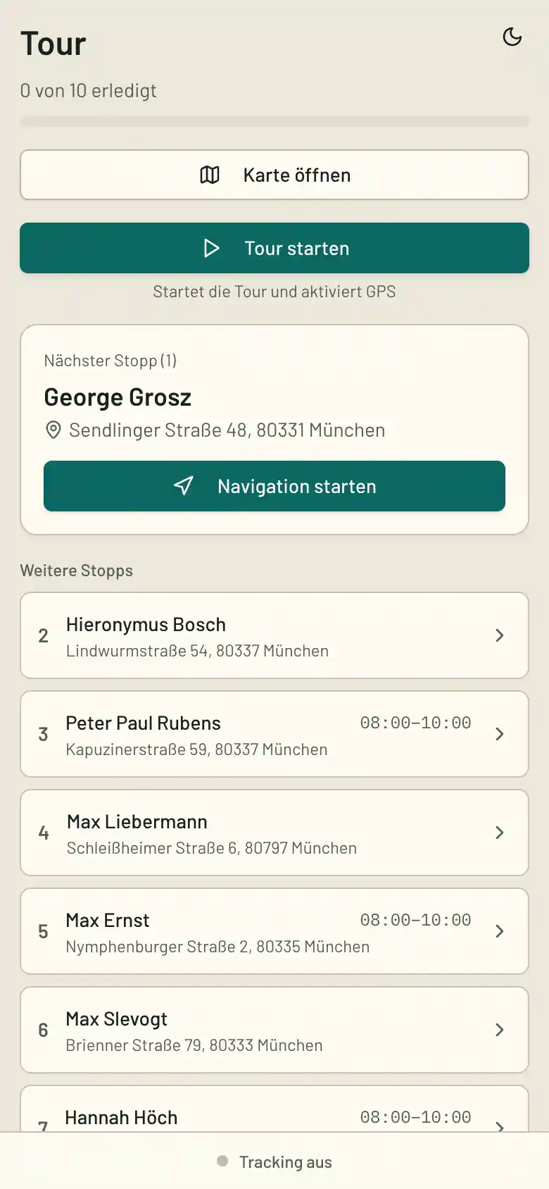 Handy-Ansicht der Tour: Fortschrittsbalken „0 von 10 erledigt“, Buttons „Karte öffnen“ und „Tour starten“, eine Kachel zum nächsten Stopp mit Adresse und „Navigation starten“, darunter weitere Stopps.